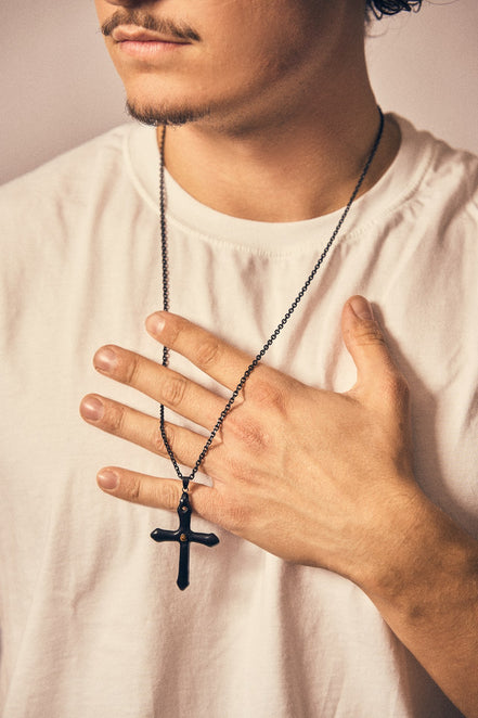 Collier croix Noir