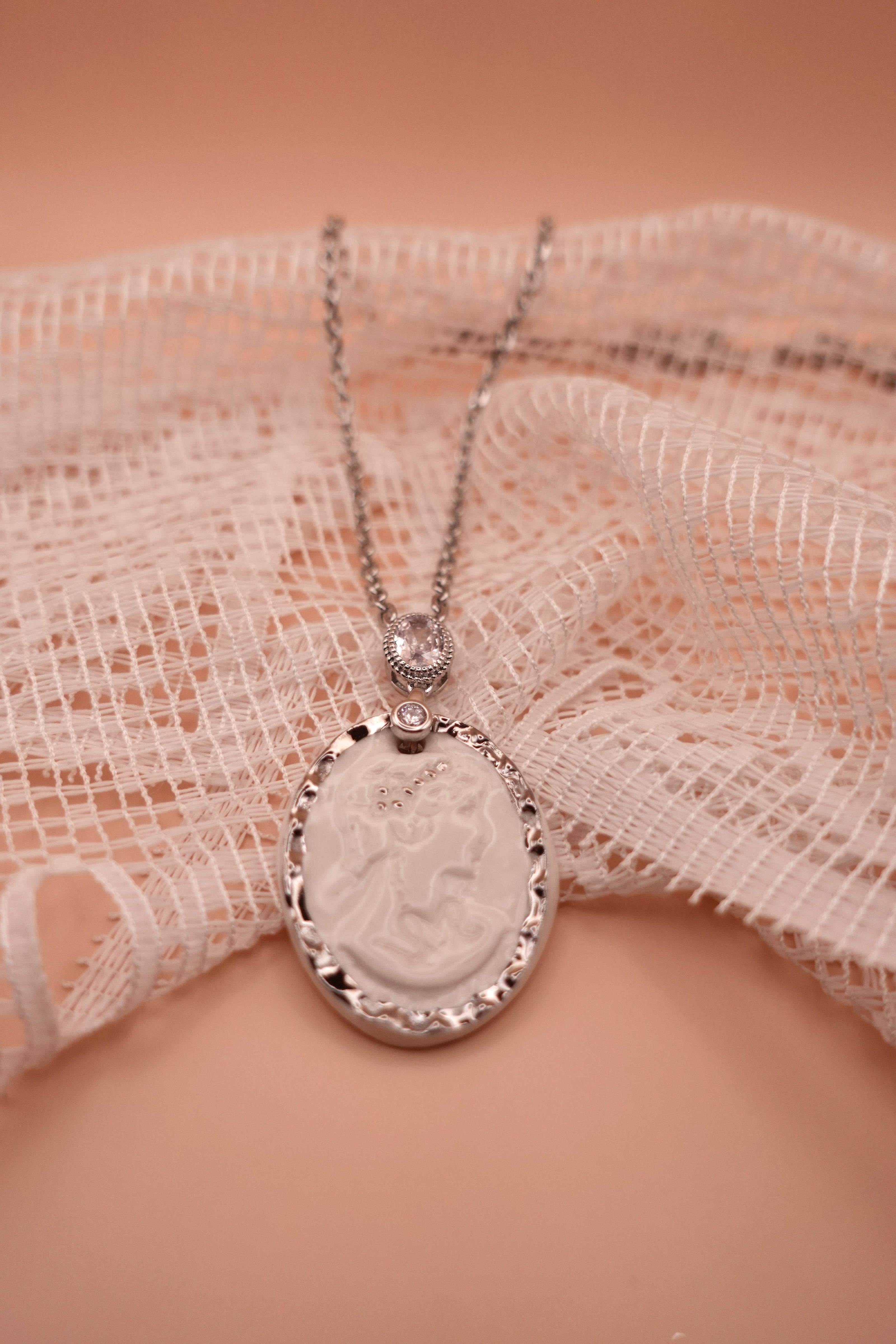 Sautoir camée Angèle