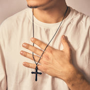 Collier croix noir homme