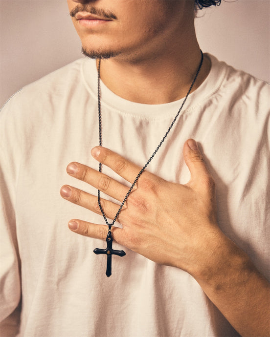 Collier croix noir homme