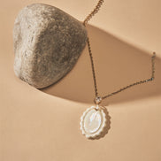 Sautoir opaline doré