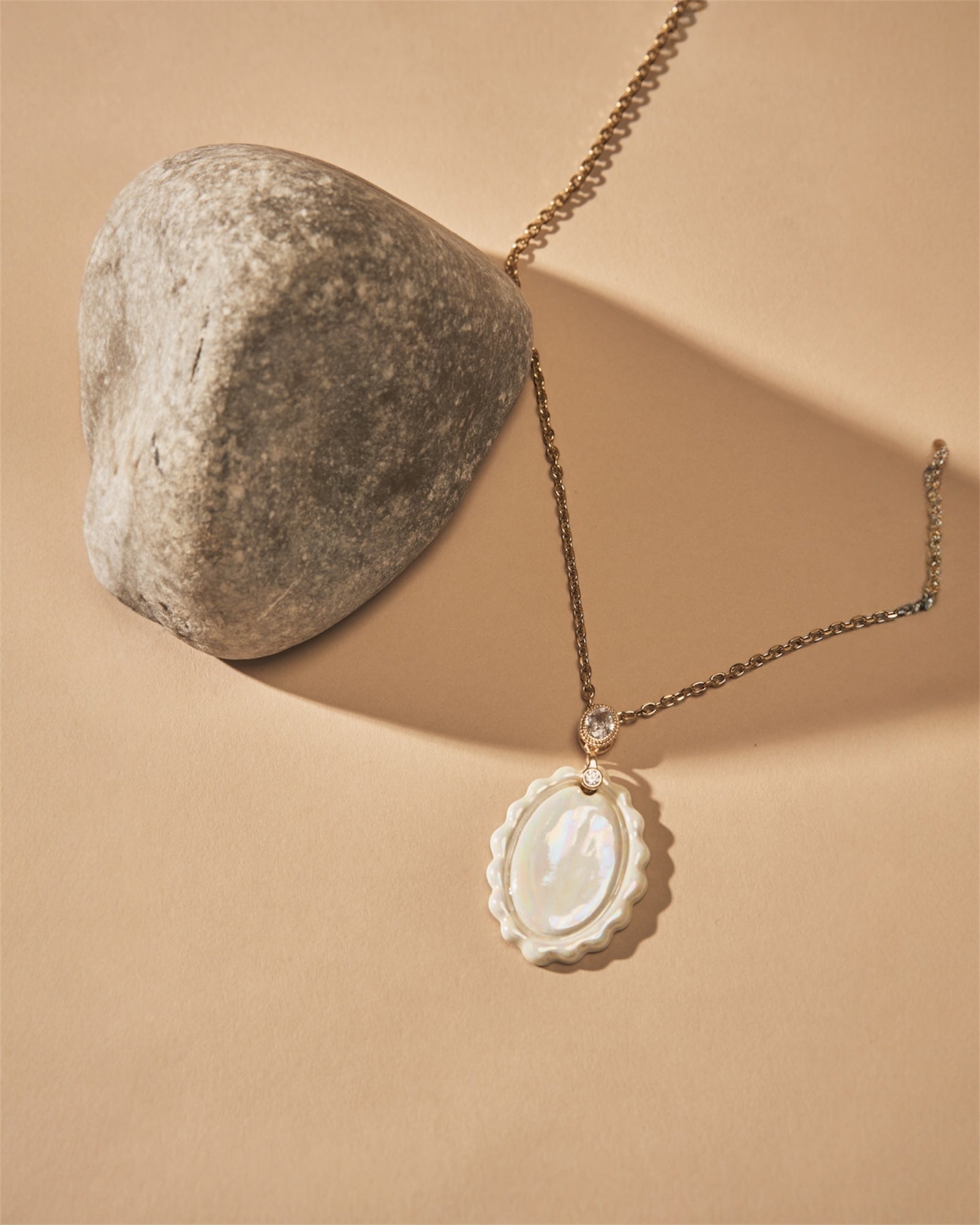 Sautoir opaline doré