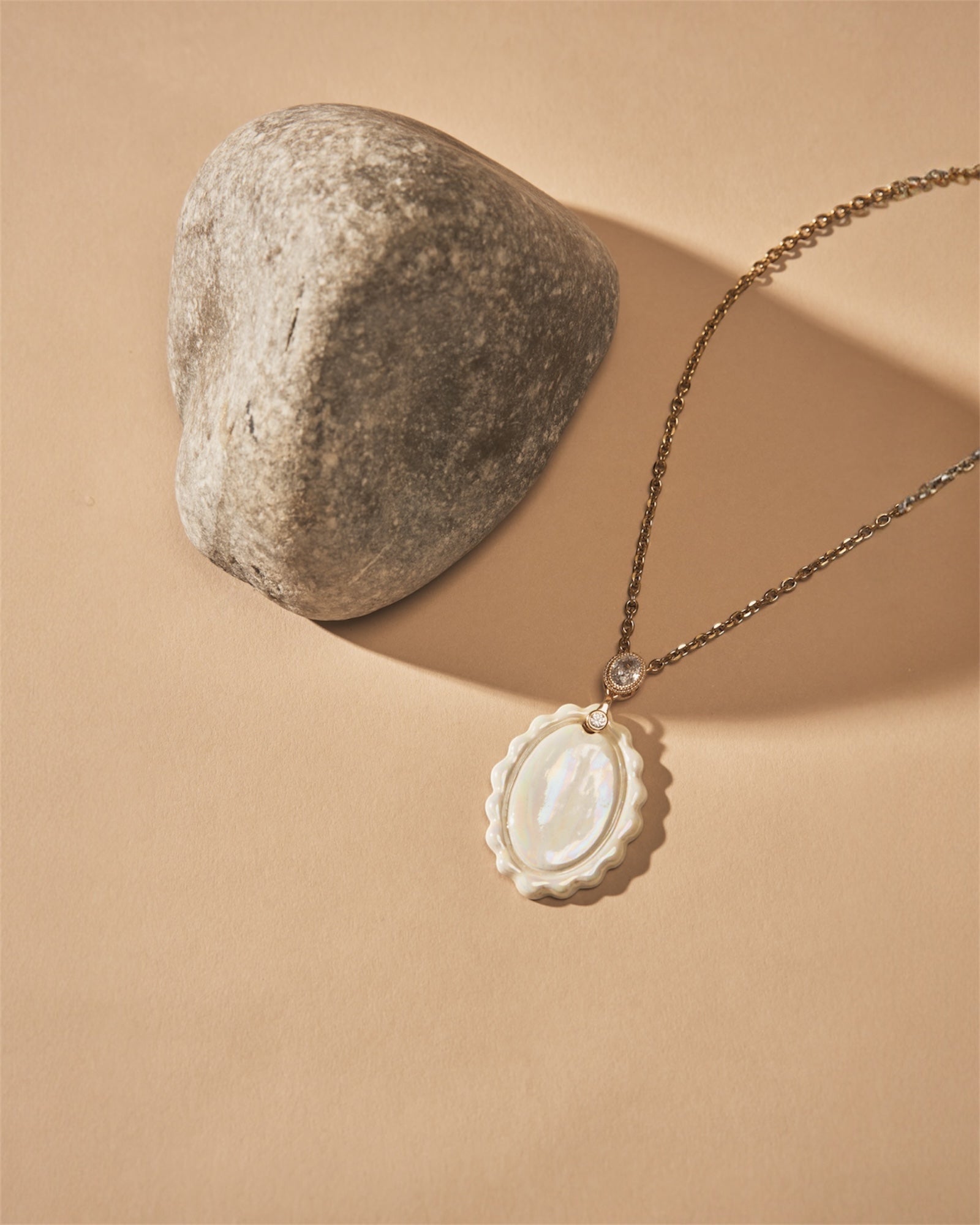 Sautoir opaline doré